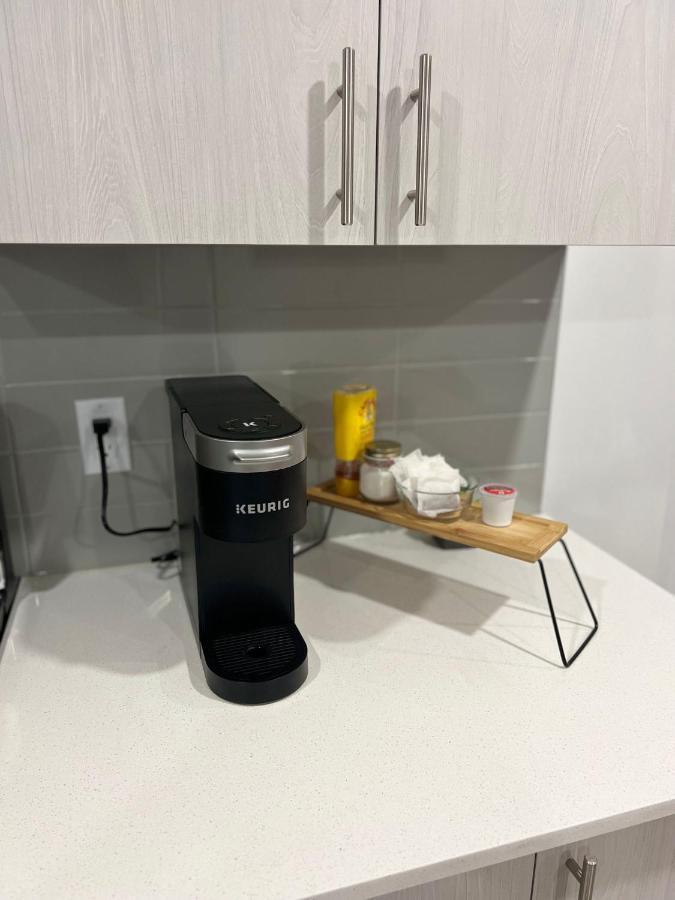 Beautiful 2 Bedroom Home Away From Home YYC المظهر الخارجي الصورة
