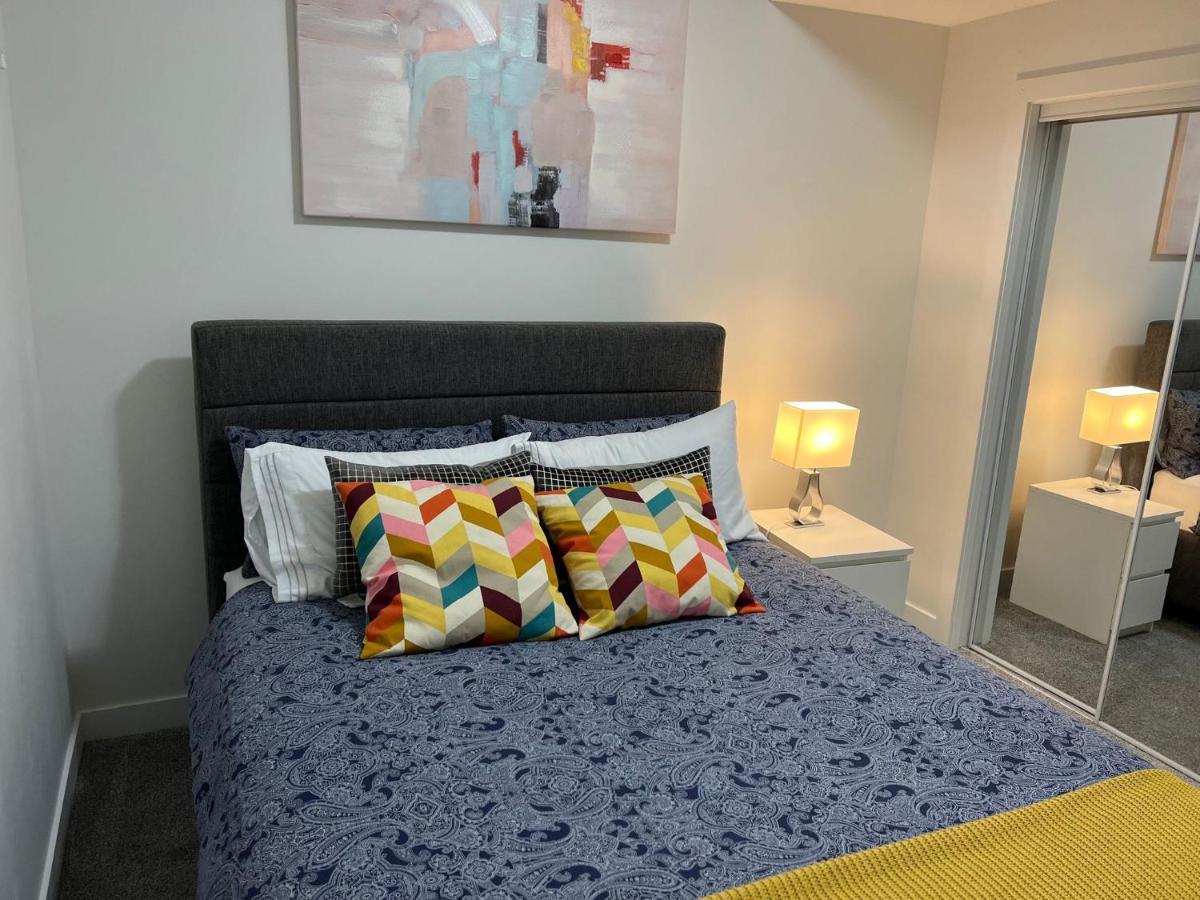 Beautiful 2 Bedroom Home Away From Home YYC المظهر الخارجي الصورة