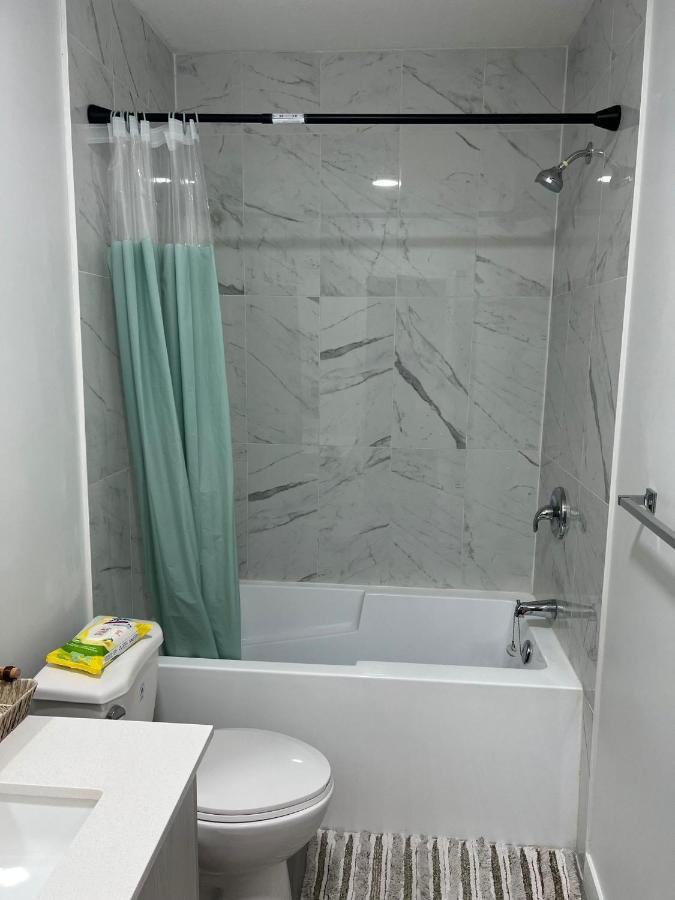 Beautiful 2 Bedroom Home Away From Home YYC المظهر الخارجي الصورة